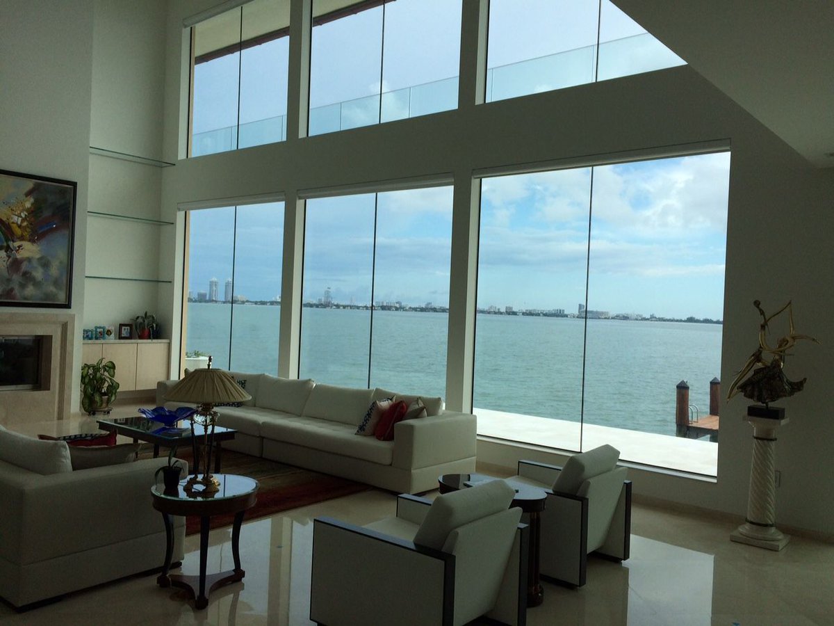 FaourGlass's tweet photo. 🌀 Severe Weather Awareness Week is here, #Florida! Remember, hurricanes and flooding are serious threats. Stay prepared with SLIMPACT's HVHZ, FPA-approved frameless impact glazing solutions for stylish #hurricane protection. Stay safe, stay secure. 🏡🌀 https://t.co/D5RbSwm77t