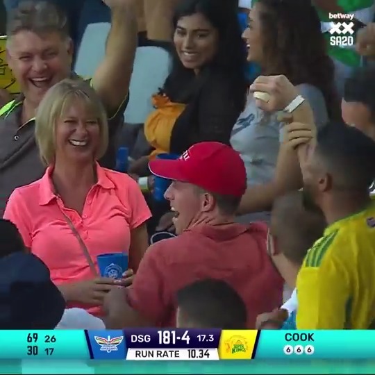 Unreal ball-striking from Heinrich Klaasen 🤯 📹 Credits: Twitter/SA20_League