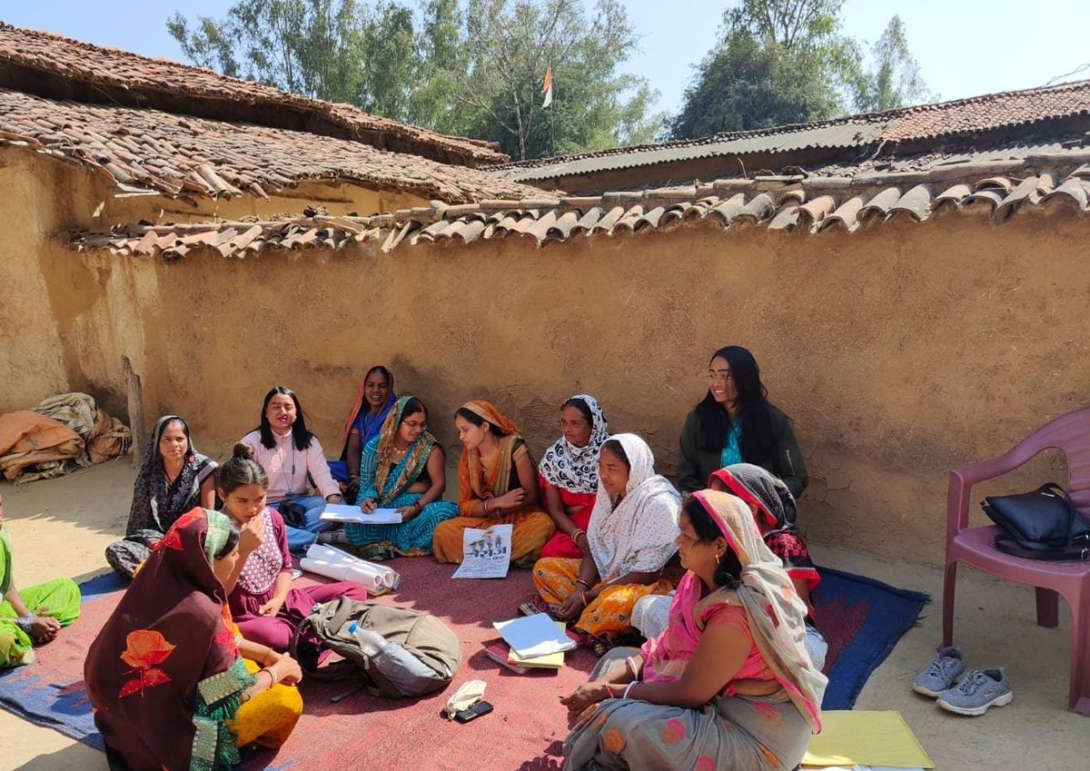mopr_goi's tweet image. An awareness campaign on women's menstrual hygiene was conducted in #Pachira Gram Panchayat of #Chhattisgarh's #Surajpur District with an aim to educate women on the intricacies of the menstrual cycle, emphasizing its significance for optimal #health.

#HealthyGP #WomenFriendlyGP