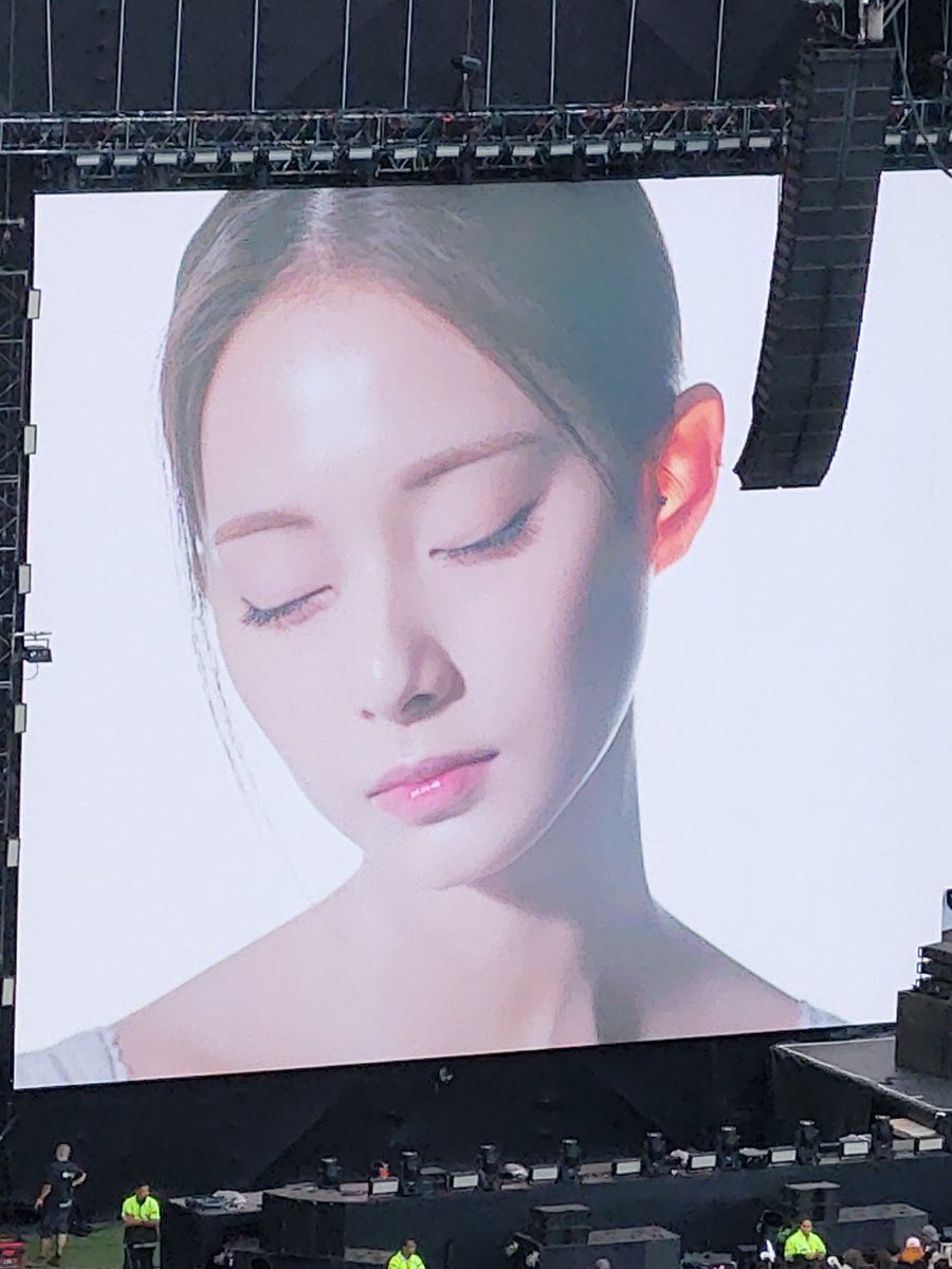 VictorRB | VIU O TWICE E A TZUYU tweet media