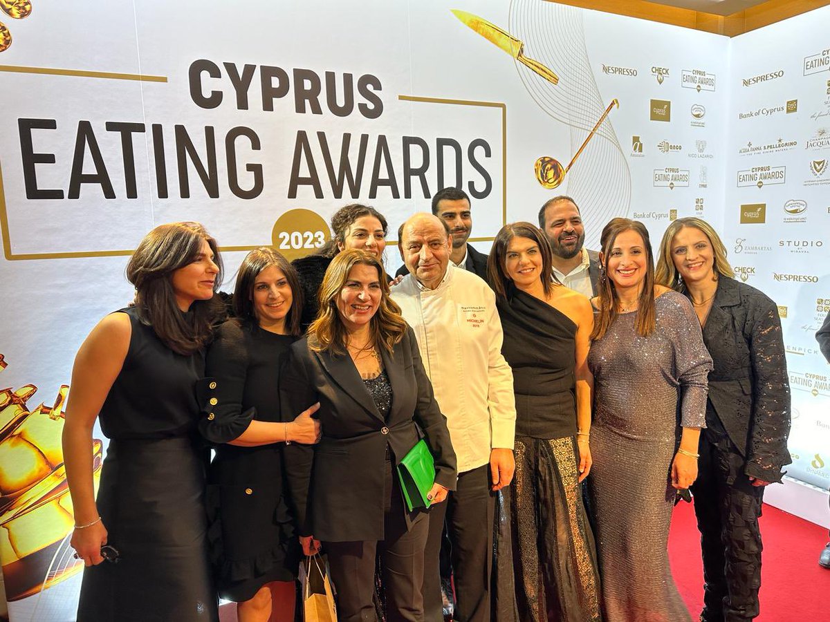 Un dîner de gala exceptionnel à l'occasion de la soirée 'Cyprus Eating Awards'. Le menu a été imaginé et réalisé par l'équipe #Mavrommatis en collaboration avec le chef exécutif Panikos Hadjittofis et son équipe de l'hôtel Four Seasons. Un grand merci à tous.