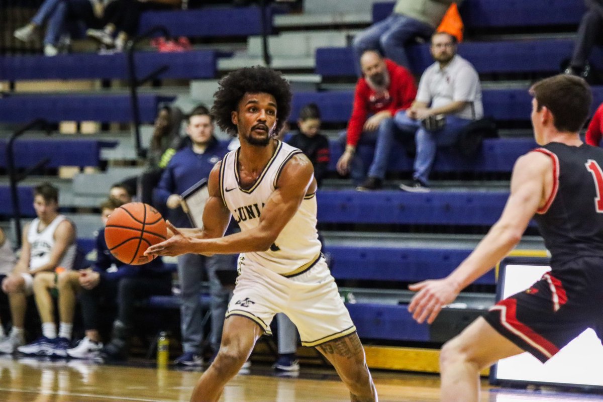 JuniataEagles's tweet photo. Flicks from yesterday’s clash with Catholic 📸

#WingsUp #GoEagles #TakingFlight https://t.co/cjmdexvDfP