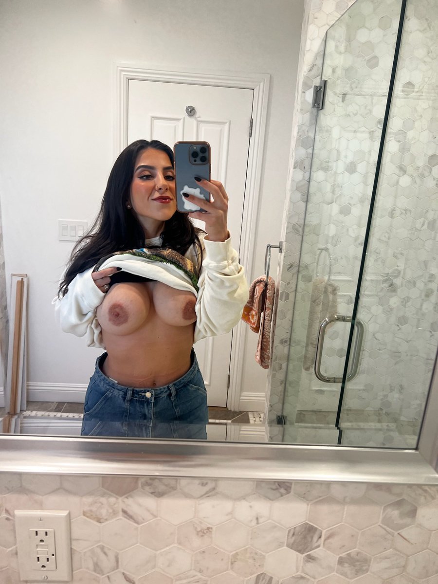 lenatheplug tweet picture