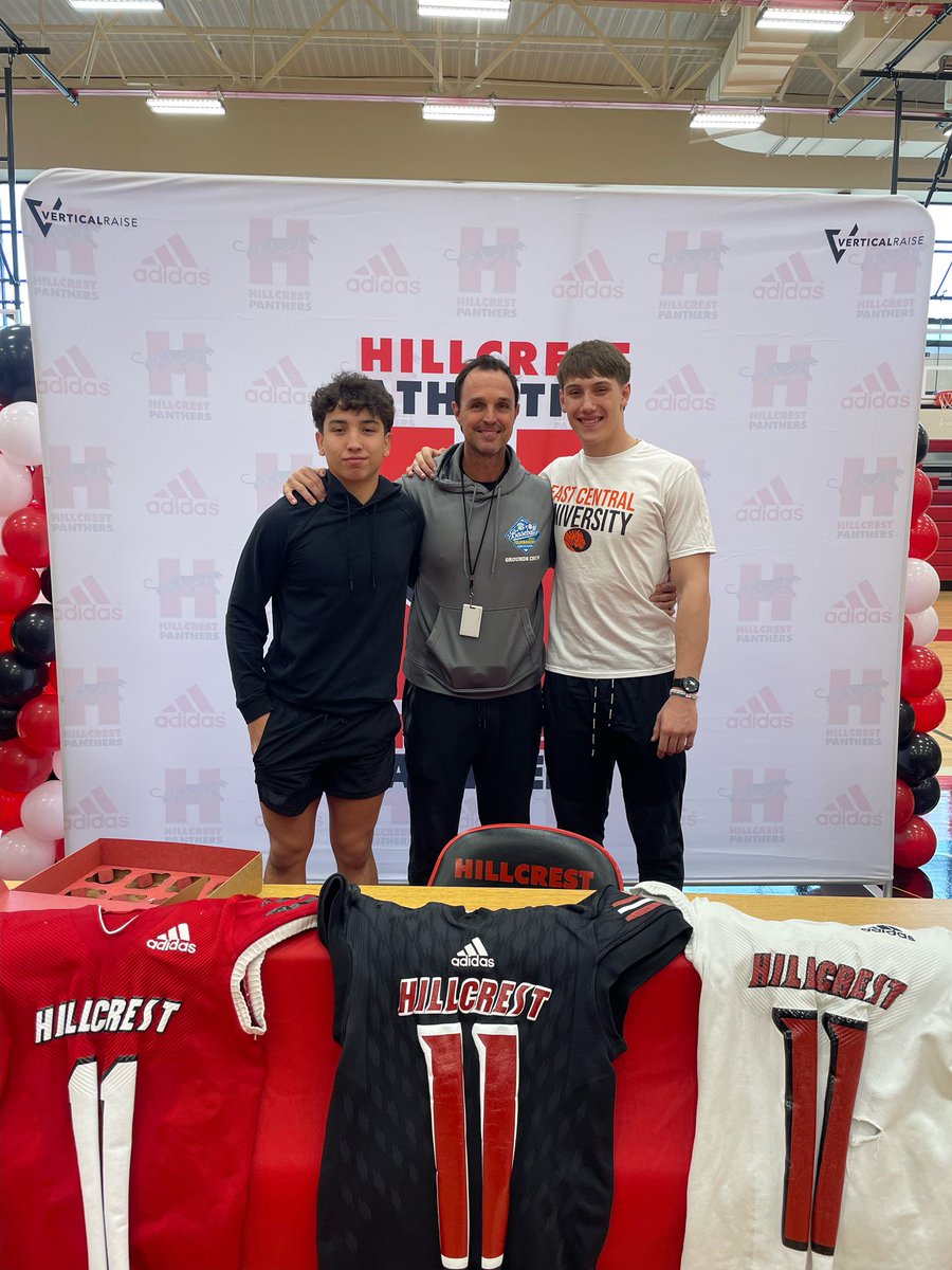 2 of our own signed yesterday to go play college ball! Aidan and Ford are great kids and deserve everything plus more! Congrats fellas! @dallasathletics @dallasschools @Hillcrest_ATH @FordMorris06 @AidannHernandez @CoachRockyReyes @CoachOlivera