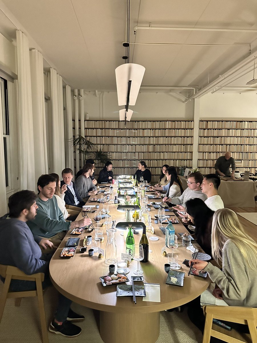One of the most beautiful office spaces I’ve hosted a dinner at. 

Had an amazing <a href="/HeadlineVC/">Headline</a> x <a href="/brexHQ/">Brex</a> Supper Club featuring the best consumer founders in the city at the Headline office