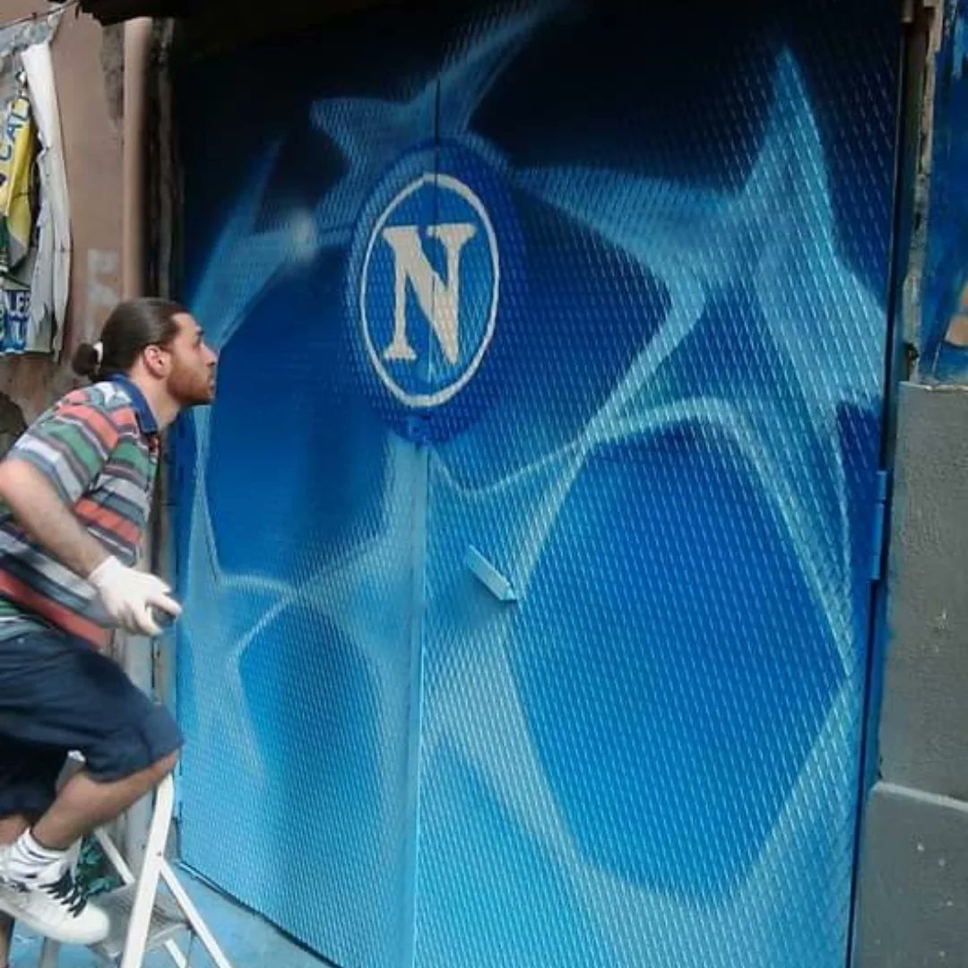FabioFarti's tweet photo. Penso fosse circa 12 anni fa...
Il Napoli ritornava in Champions dopo un lungo calvario.
Commissione a spray su ferro.
#sscnapoli #1926 #spray #bombolette #fabiofarti https://t.co/LKUvdiPmUO