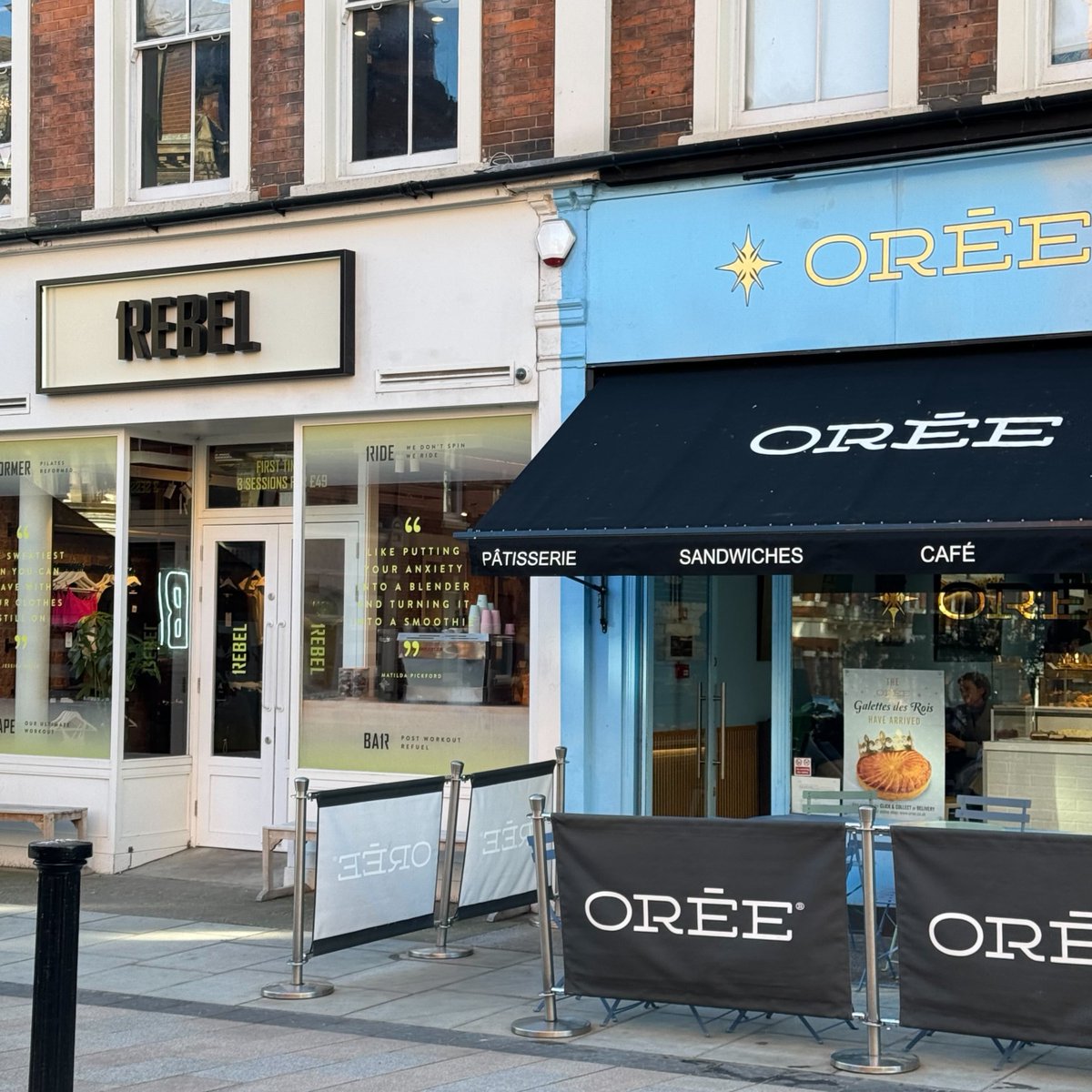 Head to St John's High Street to discover independent shops, boutiques and high street favourites. After your shopping spree, be sure to head to one of the local eateries to treat yourself to a coffee and something sweet! ☕️ 🍰
