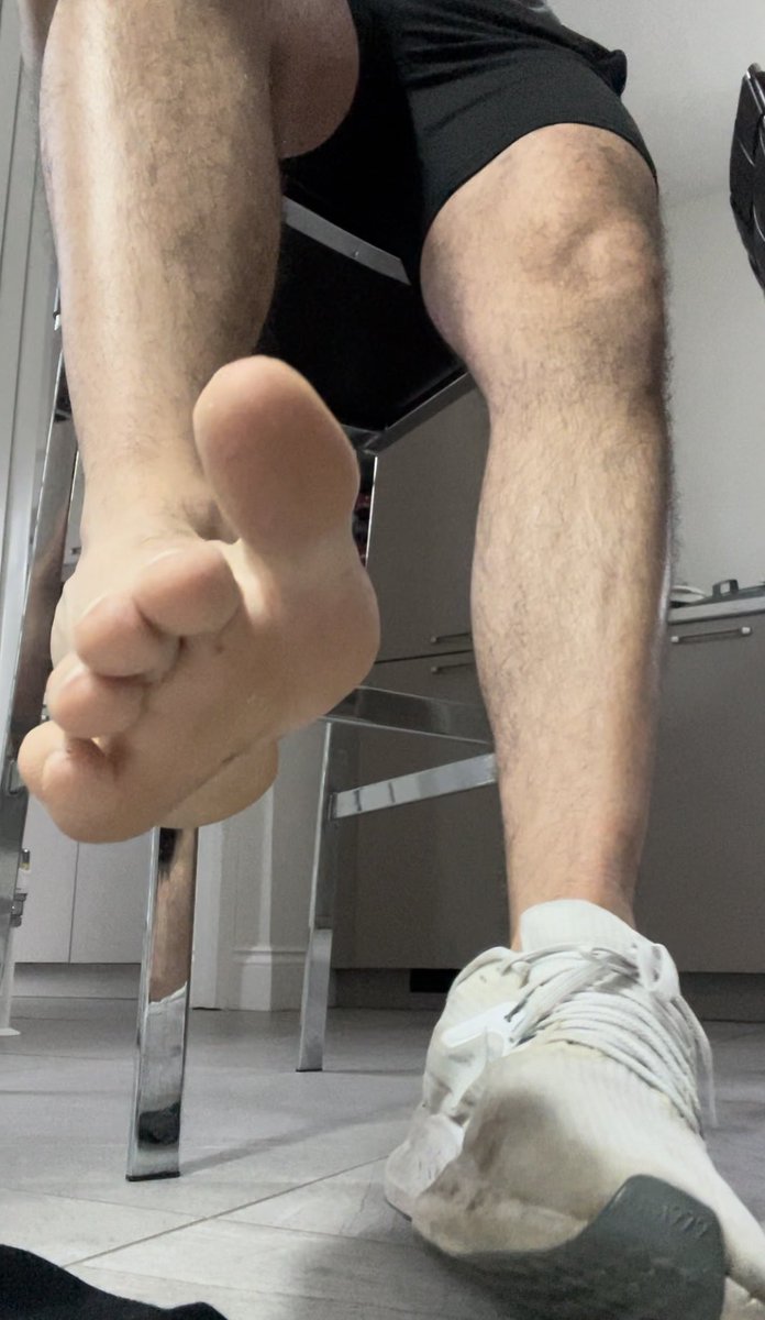 _SirSteel's tweet photo. Suck on my big toe and call me Daddy. https://t.co/SfecHwIWUK