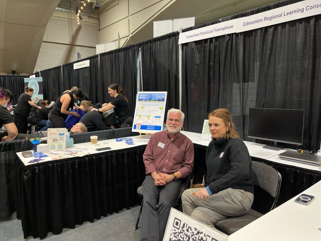 Venez nous rendre visite au salon des Exposants de la convention #NCTCA2024! 🌟 
🎁Des cadeaux à partager et un concours pour gagner une carte-cadeau de 100 $ chez Renaud-Bray! 
On vous attend! 
#edmonton #concours #frab 🎁✨