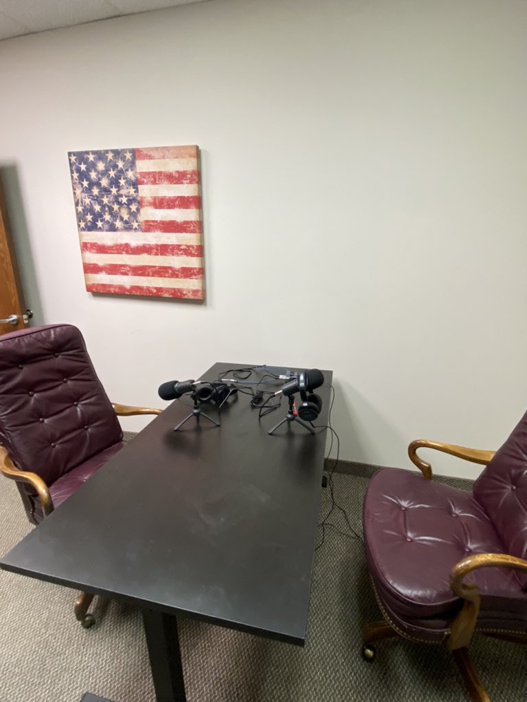 Foxholes&Fieldgoals tweet media