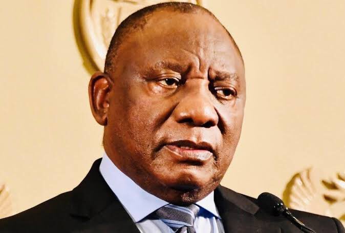 its_lelo420's tweet photo. Is he going to speak in all these South African languages as he tells this allegory about Tintswalo at the State of the nation address? 🥱 #Bhod #SONA24 https://t.co/NzlEG5w7ag