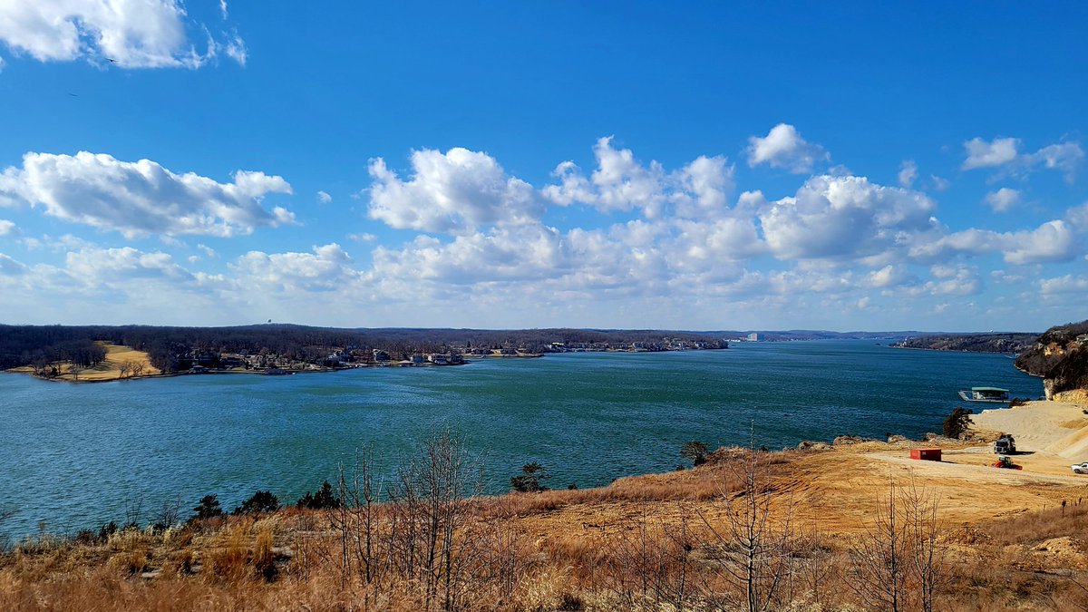 MattSharpMedia's tweet image. I&apos;m at the lake today for a school PR meeting and had to stop at my favorite view of the Lake of the Ozarks. @MOSPRApros #SchoolPR