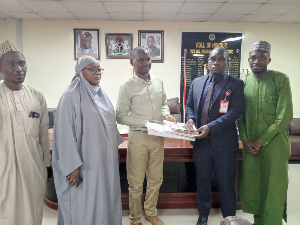 chricedng's tweet photo. @chricedng, led by Senior Progm. Officer Omoniyi Adewoye, visited the @officialEFCC office in Kano State to discuss collaborative efforts against corruption. Supported by the @macfound, our project aims to promote transparency and accountability in constituency projects delivery. https://t.co/6ytM2sENCC