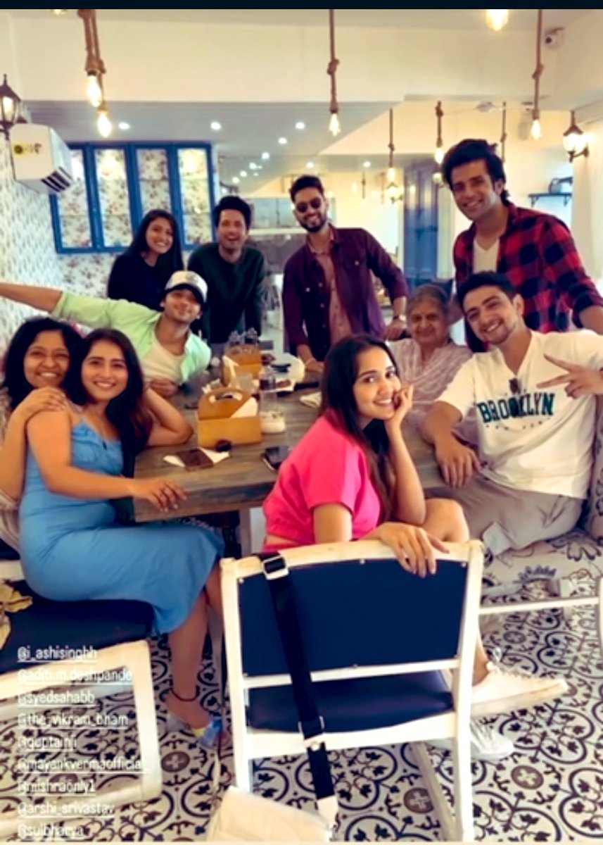 DhillonS4m's tweet photo. Precious bond 🥺❤️
#AshiSingh #MeetOnZee #Sumlok https://t.co/zNnprMUOYq