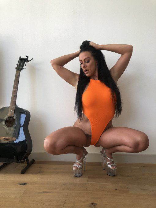 &hellip;, u have to choose my next outfit for my next shoot !!! A, B, C or D ??? Or even all of it  &mdash;&mdash;&mdash;&mdash;&mdash;&mdash;&mdash;&mdash;&mdash;&mdash;&mdash;&mdash; #outfit<a href="/tag/film"class="tags"><span>#film</span></a><a href="/tag/outfit"class="tags"><span>#outfit</span></a><a href="/tag/truce"class="tags"><span>#truce</span></a>