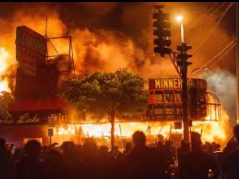 couragewagba_1's tweet image. This is what insurrection looks like. Where citizen burn down a police precinct .