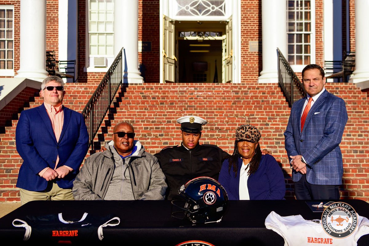 Alex Turner tweet media