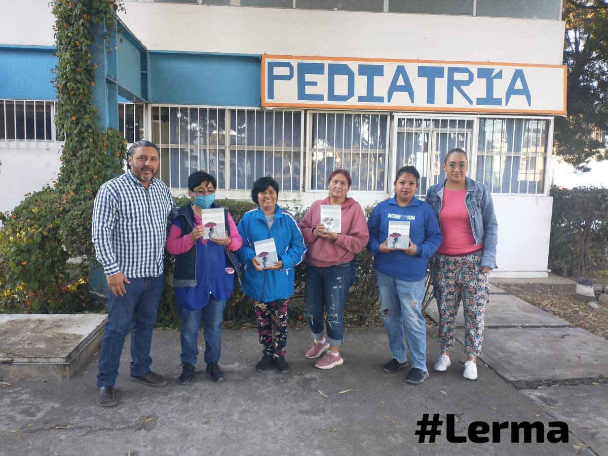 interteban's tweet photo. Un libro es un regalo que puedes abrir una y otra vez.

En #IsidroFabela  @Berenic56545032 y #Lerma @CINTHIASOTOHER no hay edad para la lectura y la fomentamos con nuestr@s amig@s y  vecin@s entregando audiolibros para disfrutar en Familia.

Gracias a Colibrí AC 

Bendecido día https://t.co/Ehe3f7w4jP