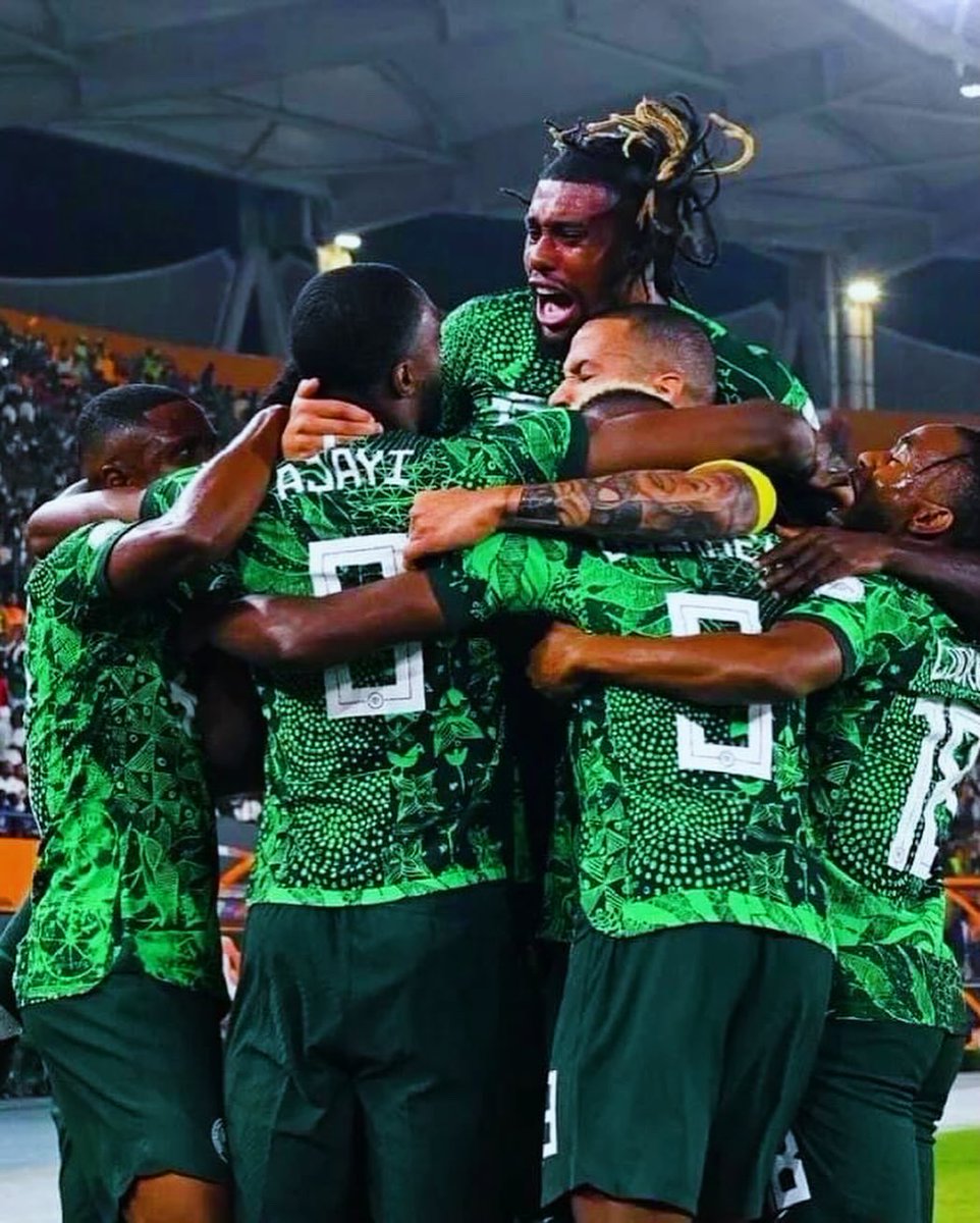 igbobinna's tweet photo. ๐Egwu Abali (a song) ๐๐ณ๐ฌ๐ฆ
โฆ last night in Nigeria, we danced, and this was the feeellll. ๐
Music: @jvbalgram
.
#afcon #Nwauli #mmanka #igbobinnaeze #nsukka #uli #uliart #nigeria #nwabali #supereagles https://t.co/37nTxrKmvg