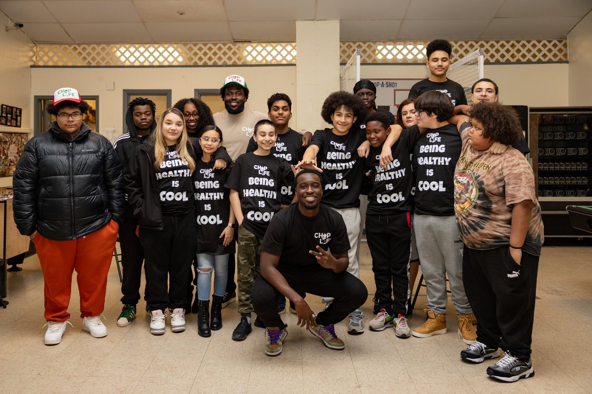 ChopLifeBoyz's tweet photo. Chop Life recently had the opportunity to hold a Day of Health Workshop with the Lincoln Village  afterschool program. Here are photos styling clothes and accessories from our 3 Year Anniversary Capsule. Release details coming soon

genuineselfclub/agyekumstudios-📸 https://t.co/RRn9nUJeVB