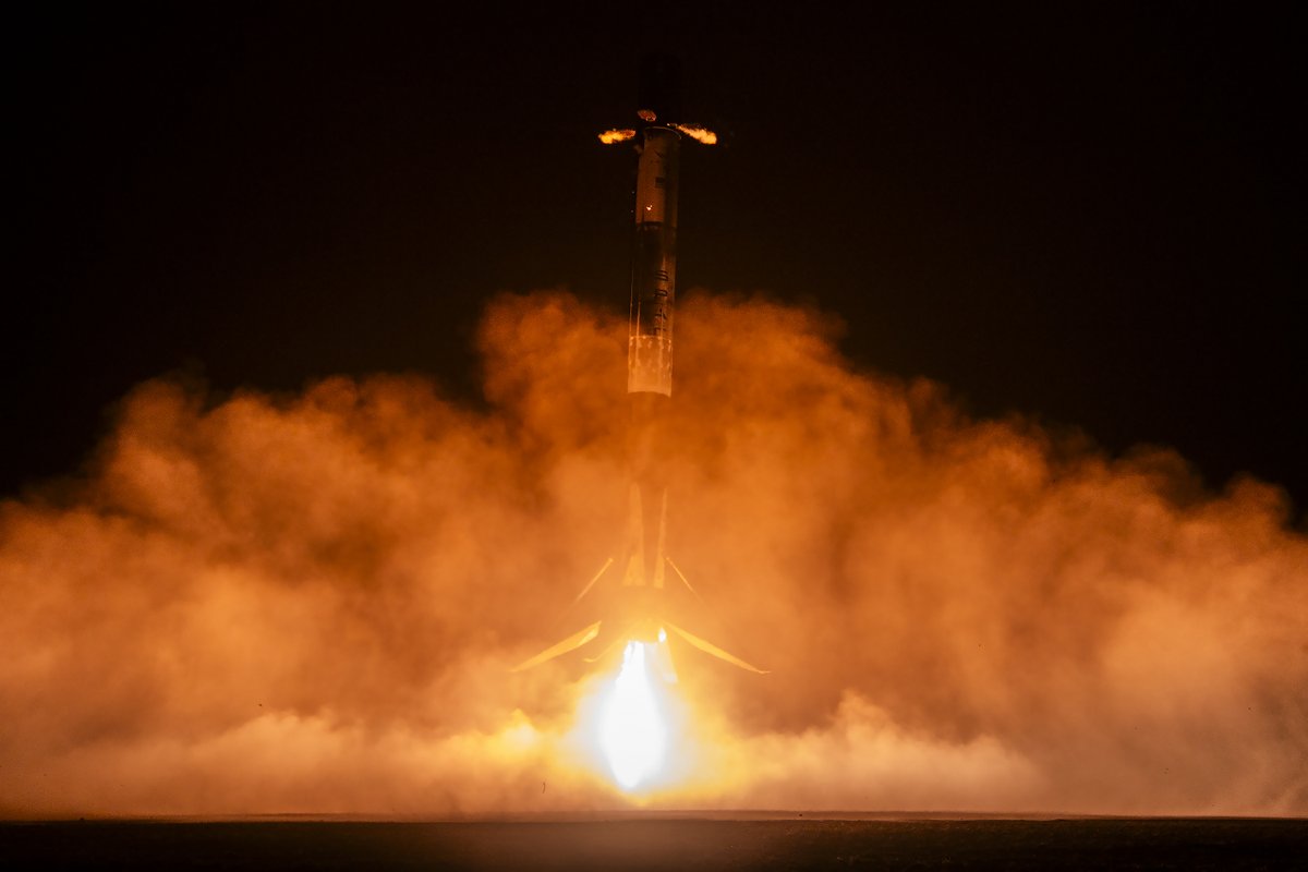 Falcon 9 launches the PACE spacecraft to a sun-synchronous orbit