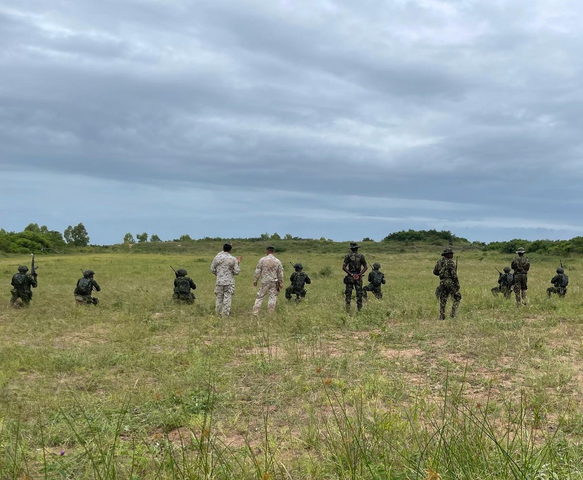 EU🇪🇺-Mozambique: 3rd Steering Committee of the EUR 85 million #EuropeanPeaceFacility assistance to support military units trained by @EUTMMozambique to counter the insurgency in #CaboDelgado, followed by a visit to the training camp in Katembe.
