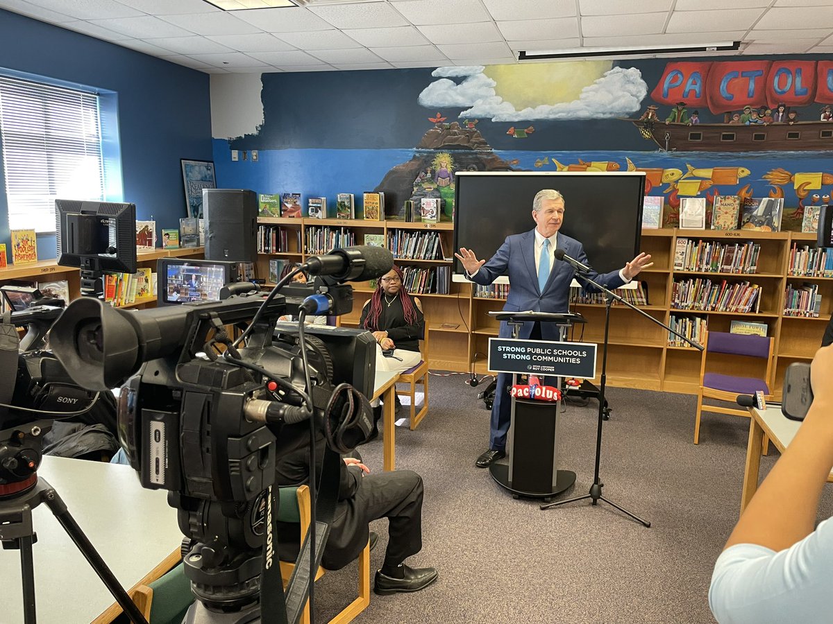 jordandmonaghan's tweet image. PITT CO: @NC_Governor visits Pactolus Global School to tour several classrooms and celebrate how strong public schools build strong communities 📚

Under voucher expansion, Pitt Co public schools could lose NEARLY $2.5M in education funding. #ncpol