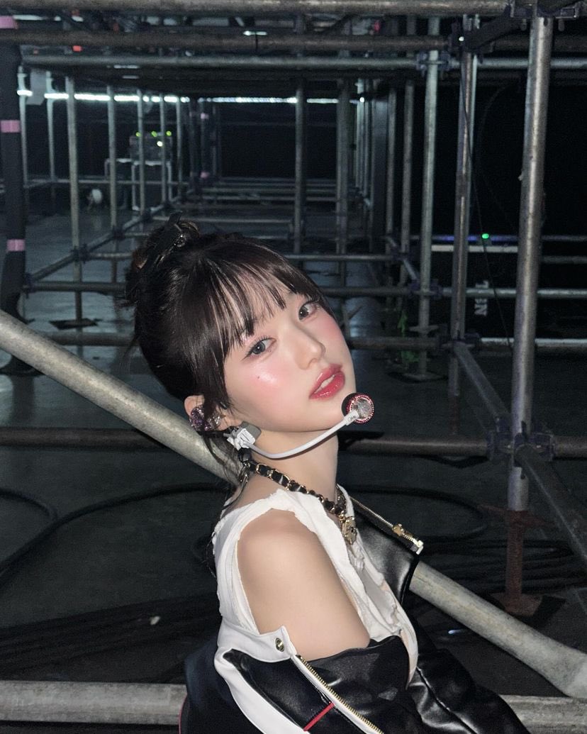 ⠀⠀⠀
           She is a muse to poets and artists alike, for her mere existence inspires the creation of masterpieces.
⠀⠀⠀