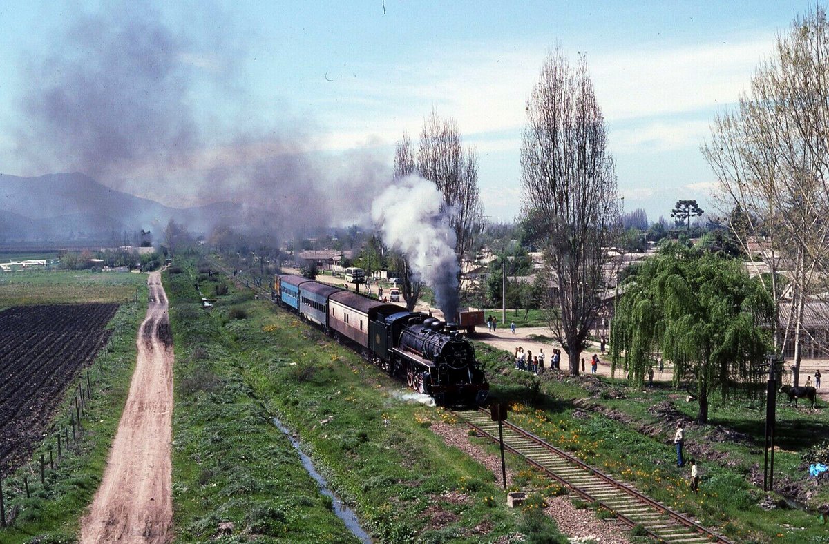 AestheticChile's tweet photo. Tren pasando por Melipilla https://t.co/ijsJ67z3Q1