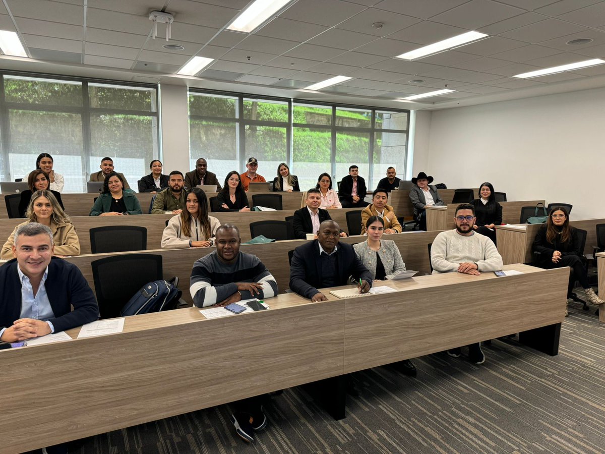 DerechoAdminUEX's tweet photo. 🗞 Instalación de los programas de maestría de la #EscueladeDerechoAdministrativo 📚.

📎📖¡Les deseamos muchos éxitos a las y los nuevos estudiantes!🧑‍🏫 https://t.co/jB0BVYBfUG
