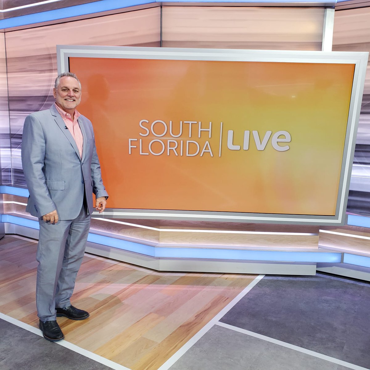 browardschools's tweet photo. Catch @SuptlicataP today on @sfllivetv. The @browardschools Superintendent will be discussing the upcoming series of Community Conversations centered around Redefining Schools. Tune in to @nbc6 to hear what he has to say. https://t.co/hsz7J4S3DG