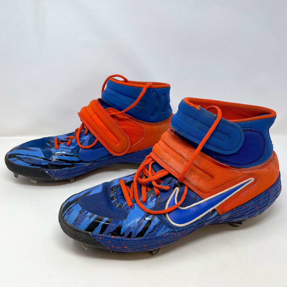 MetsMemorabilia's tweet image. Check out this week’s Amazin’ Memorabilia auction for your chance to own a piece of the game! #Mets #LGM #NYM #CitiField
BID NOW 👉 bit.ly/3K4BfyH