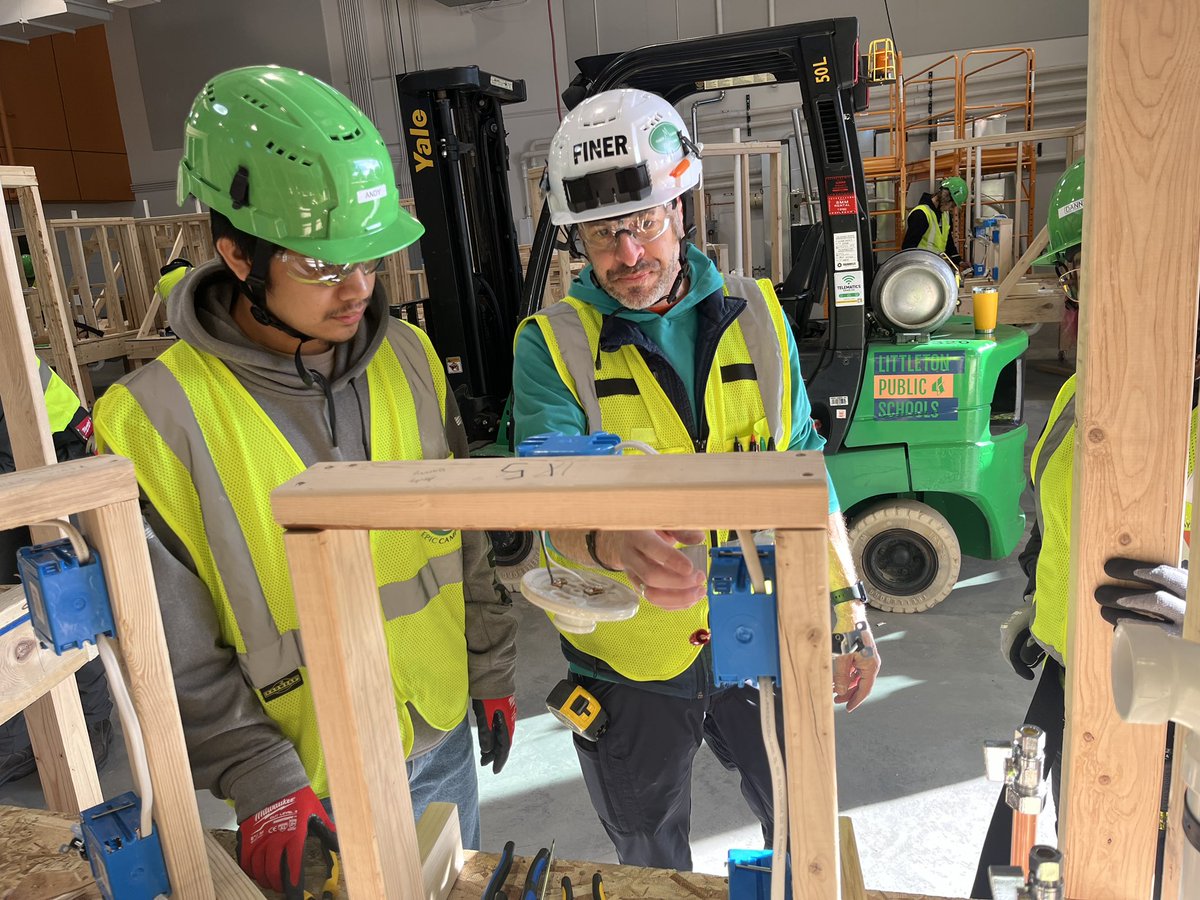 EPICCampusLPS's tweet image. An electrifying day of learning at EPIC. Students in Construction II worked with wiring outlets, light sockets, light switches and problem solve GFCI challenges. You can watch the lights come on as these students are making connections. #itsEPIC #youbelonghere #futureelectrician