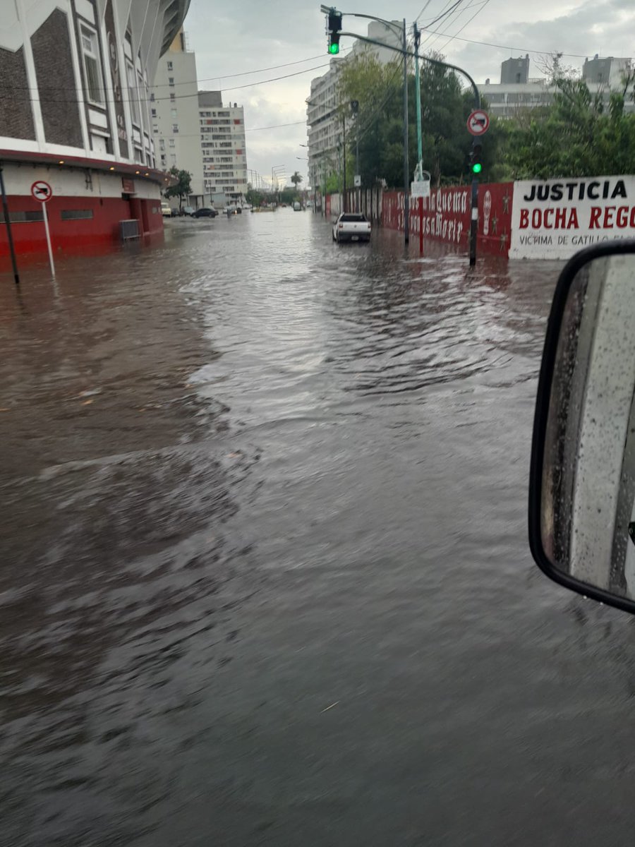 Claudia Cesaroni (@ccesaroni) on Twitter photo Hola <a href="/jorgemacri/">Jorge Macri</a> , cuando salgas del cumple de tu primo, fíjate si te ocupás de la ciudad que gobernás, salvo que Parque Patricios esté demasiado al sur para tu gusto. Hola <a href="/jorgemacri/">Jorge Macri</a> , cuando salgas del cumple de tu primo, fíjate si te ocupás de la ciudad que gobernás, salvo que Parque Patricios esté demasiado al sur para tu gusto.