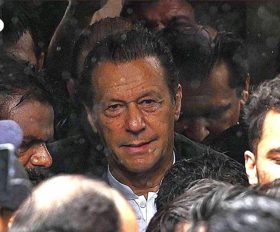 Real__Faraz's tweet photo. اِستقبال کی تیاریاں شروع کریں کیونکہ
اِیَّاکَ نَعۡبُدُ وَ اِیَّاکَ نَسۡتَعِیۡنُ والا آرہا ہے
🔥اِن شاءاللّٰہ🔥
#ImranKhanPTI https://t.co/9ZxdraTAqT