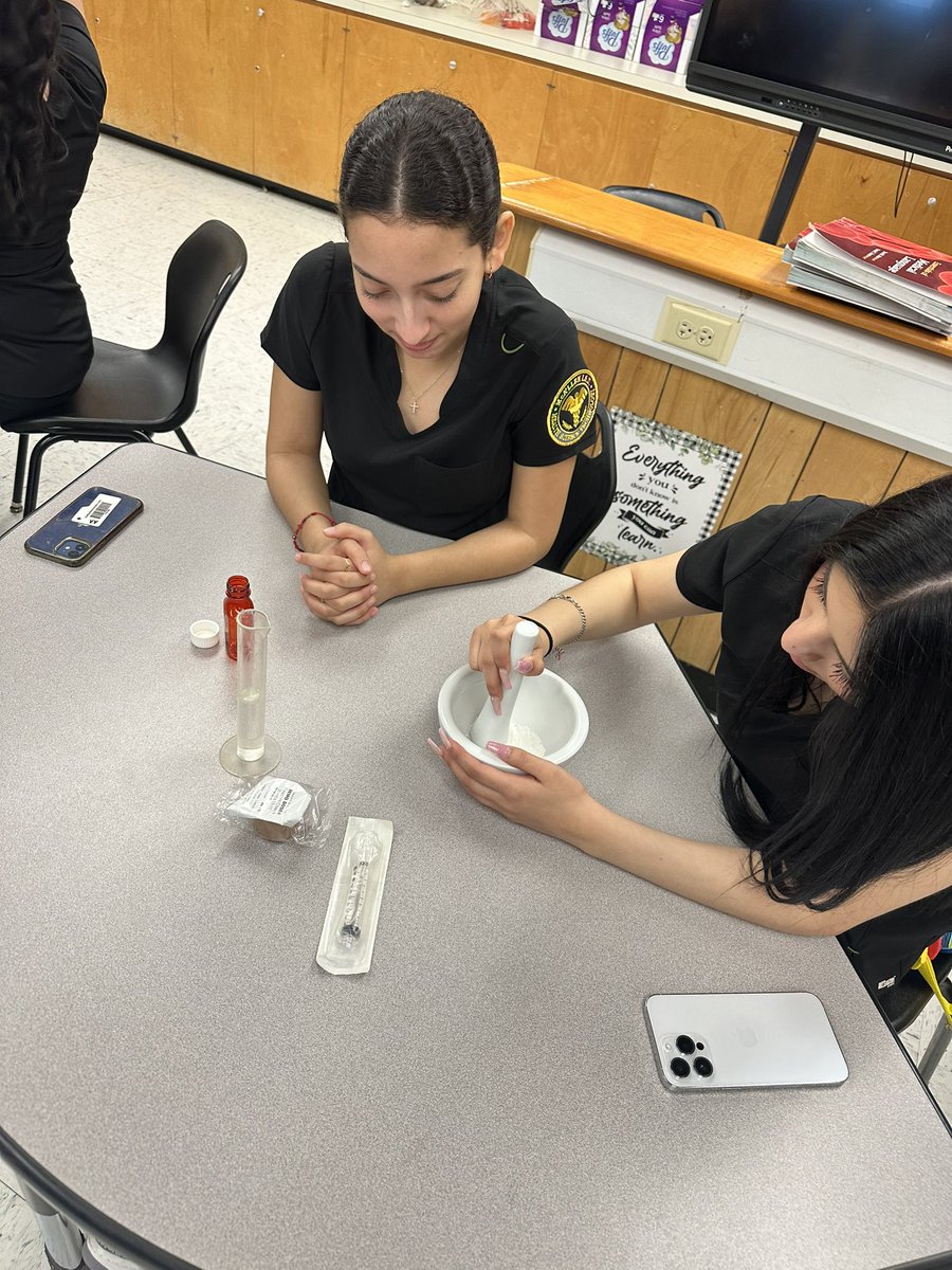 Pharmacy class of 2024 💊🧑🏻‍⚕️Today they practiced making children suspensions 😌 <a href="/Pride_Mustangs/">Pedro Alvarez, Jr.</a> <a href="/McAllenISDCTE/">McAllen ISD CTE</a> <a href="/MemorialCTE/">McAllen Memorial CTE</a> 💙💛