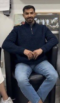 MUSOSUM's tweet photo. @70sul كلهم كوم وذا اللي ورا زوجته كوم ، ولاحظ هو بينهم وبين زوجته يعني محرم شرعي وكذا https://t.co/SwW2uRoW7M