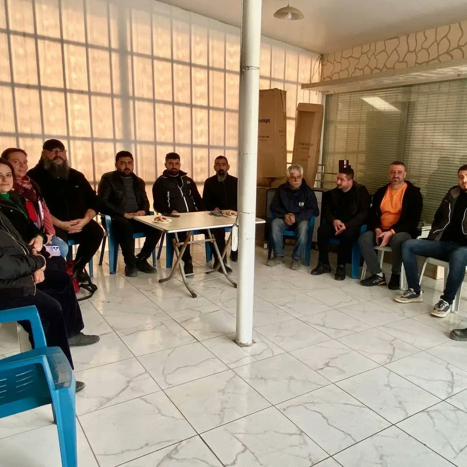 Gümüşgöze Mahallesi Muhtarı Muhsin GÜLER,Samankaya Mahallesi Muhtarı Mehmet REYHAN, Yeşilpınar Mahallesi Muhtarı Erkan MANSUROĞLU ve Gümüşgoze Mahallesi Muhtar adayı Retip KARAALİ ile görüştük.Önümüzdeki yerel seçimlerle ilgili görüş alışverişinde bulunduk.Nezaketleri için