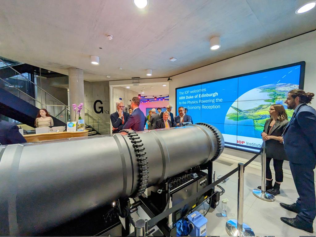HarryCotterill's tweet photo. 2/2 Huge thanks to the @PhysicsNews for inviting me to the Physics Powering the Green Economy Reception, attended by HRH Duke of Edinburgh. https://t.co/kHRHO6fXv2