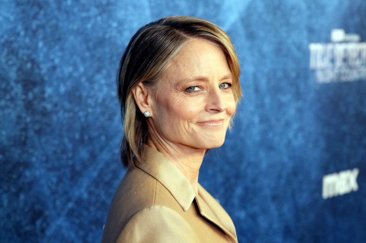 🎬 Invitée exceptionnelle 

Lundi 12 février à partir de 19h dans <a href="/cavousf5/">C à vous</a> 

<a href="/BabethLemoine/">Anne-Elisa LEMOINE</a> et la bande reçoivent Jodie Foster à l’occasion de la saison 4 de True détective 

#France5
