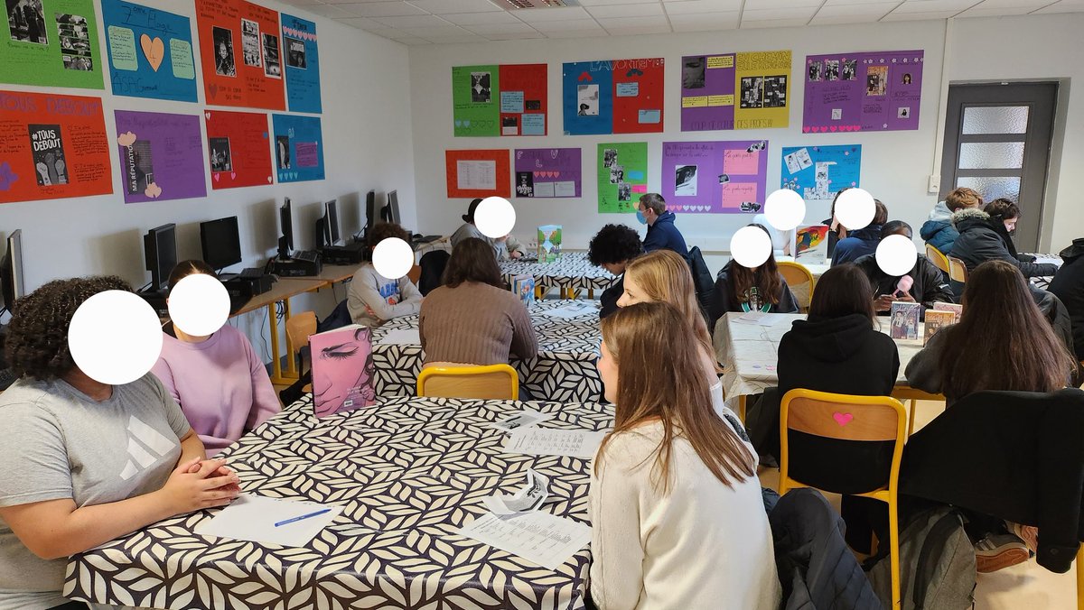 cdiGDLTrg's tweet photo. Café littéraire organisé par les 1TECH3 : présentation à 2 classes de leurs coups de cœur du #CDI, parmi des #romans, #BD, #mangas et #romansgraphiques sur les thématiques sanitaire et sociale. #ST2S https://t.co/dP2r72ynss