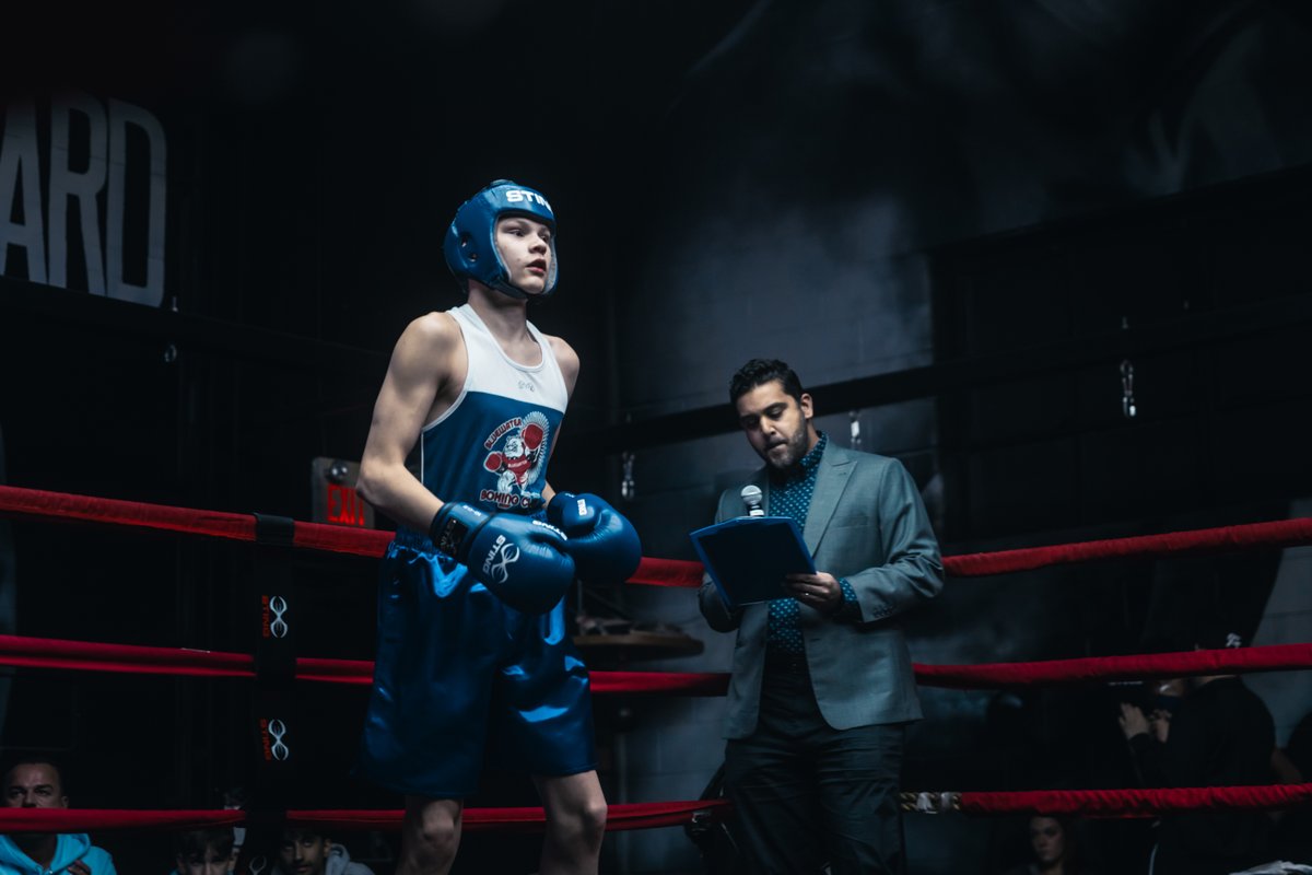 I’ve emceed all sorts of different events. Conferences, camps, … even weddings (which can be sentimentally fun). I wanted to try something a bit different but also somewhat familiar. 

So what is most similar to a wedding? A boxing event of course.

➡️: hamzahmoin.com/thoughts/ring-…