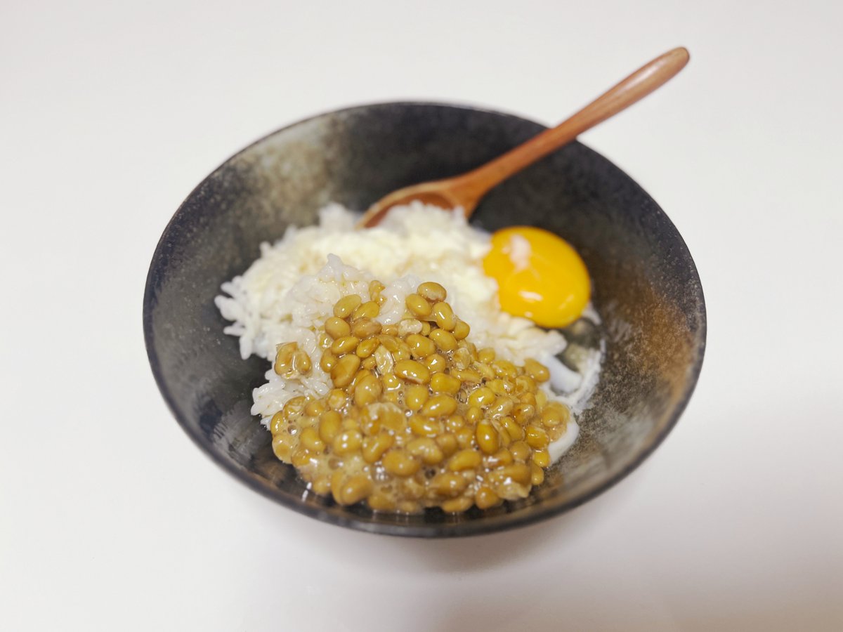 victowintokeeps's tweet photo. 実は炊飯器よりも美味しい？電子レンジで炊くと、米が立つ方法。飯テロお食事日記2 https://t.co/lx9KcRvlGL https://t.co/hRnxrmUgdq