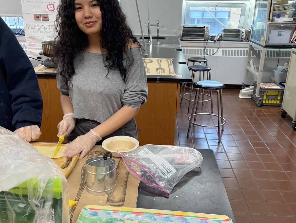 SuptCheng_CIOB's tweet image. Looks like the Baking Club at IHS Laguardia Community College had a blast yesterday! 🧁🎉 #BakingClub #CommunityCollegeLife #BakingFun @IHS_LAGCC @DOEChancellor @NYCSchools