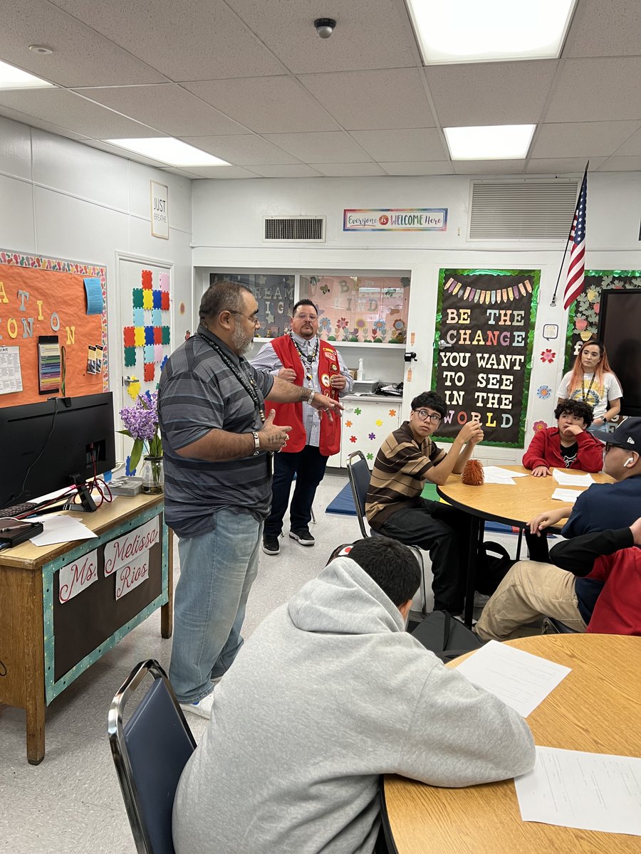 erspd's tweet image. We would like to thank our Promise Program's guest speakers today from Soledad Enrichment Services. Topics covered today were positive behavior and how to be successful in middle school. Impactful presentation!  #northpark #PromiseProgram #Lancers #ERUSD