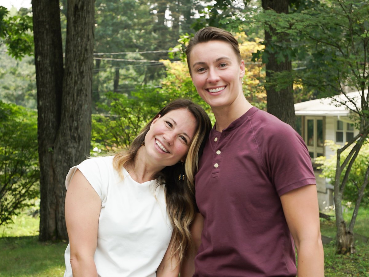 hgtv's tweet photo. There's a new addition to our roster of power couples: The co-hosts of #SmallTownPotential. (And we got all the details on their love story. β€οΈ) >> https://t.co/M54xF5BMX6 https://t.co/wOUPe3J0w9