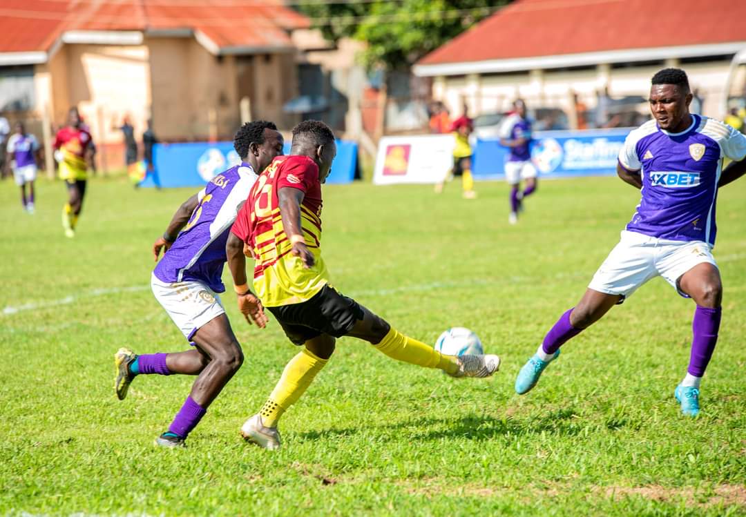 OdokonyeroJimm4's tweet image. Startimes @UPL | 𝐌𝐃𝟏𝟕 | 𝐅𝐮𝐥𝐥-𝐭𝐢𝐦𝐞 𝐫𝐞𝐬𝐮𝐥𝐭𝐬 

Maroons 0-0 Wakiso Giants FC
Vipers SC 0-0 Gaddafi FC 

#StarTimesUPL | #MARWAK | #VIPGAD |