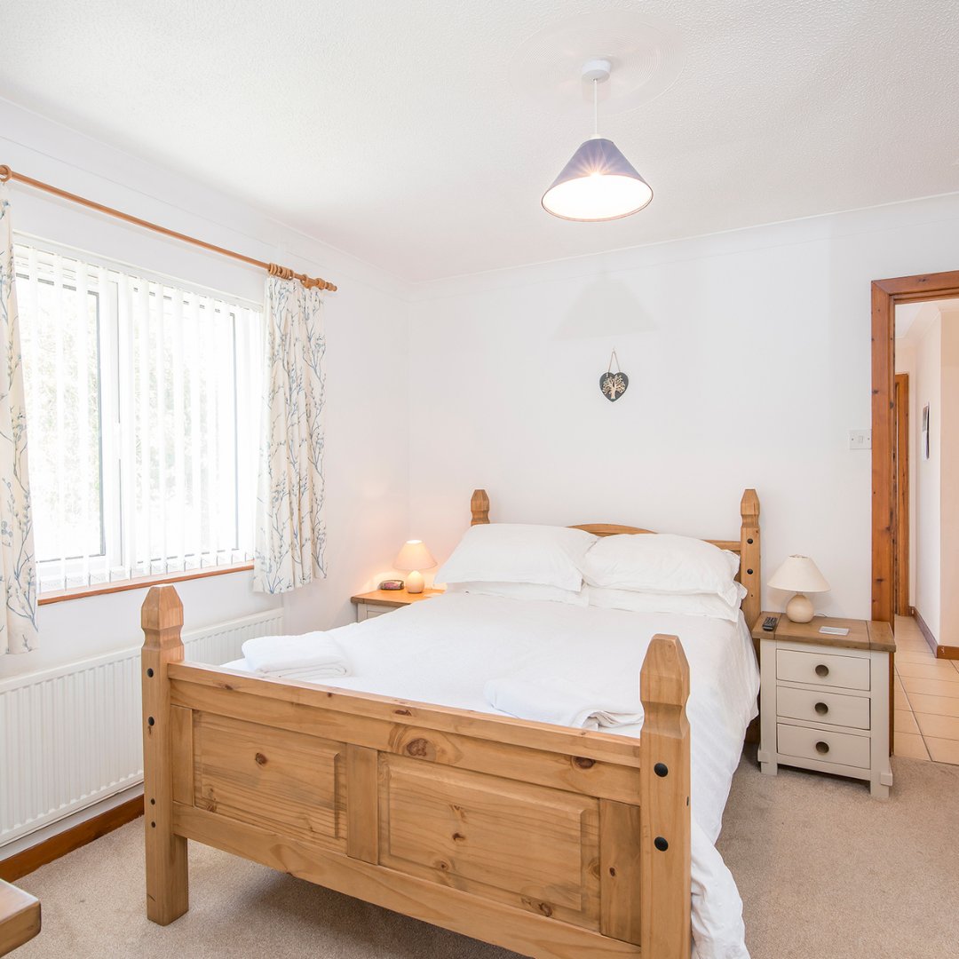 coastalcottages's tweet photo. #LastMin: Bryn y Brenin, Trefin | 10/02 + 17/02 | ยฃ570pw
Easter dates available ๐ฃ
๐๏ธ Sleeps 4
โญ๏ธ 4 Star
๐ #SeaViews
๐๏ธ Walk to beach
๐บ Lawned garden
๐ฝ๏ธ Walk to pub
๐ฅพ Nr the Coast Path
๐๏ธ https://t.co/BqjHG7sNtQ
#visitpembrokeshire #visitwales #coastalcottages #halfterm https://t.co/Hbhf2dtgqf