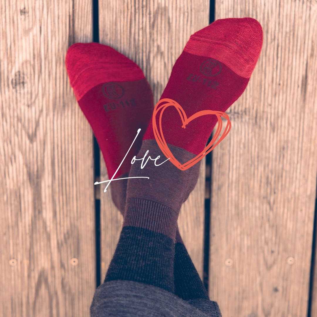 wundersocks's tweet photo. 💕 Liebe liegt in der Luft und Gemütlichkeit auch! 🧦✨ Verbringt diesen Valentinstag in unseren kuscheligen Socken und Merinowoll-Looks. 💑 Egal ob zu zweit oder solo, stay cozy mit Wundersocks! 💖 https://t.co/1FG01qFK9s