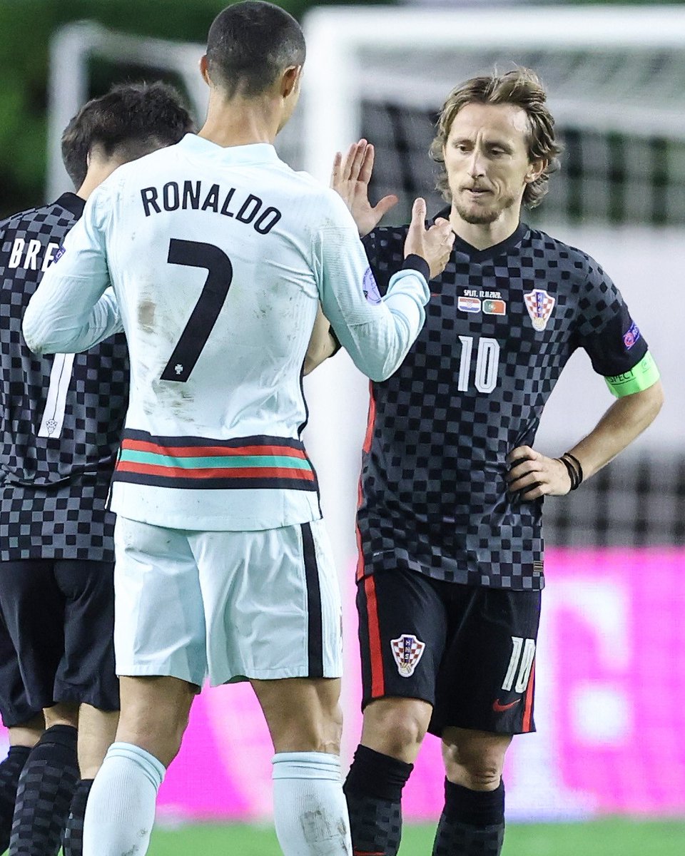 UEFAEURO's tweet photo. 🇵🇹🤝🇭🇷

#NationsLeague https://t.co/q4tMSOYFKF